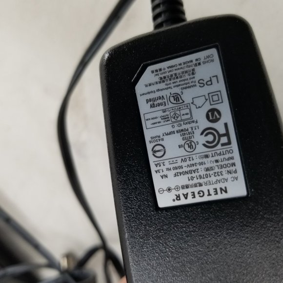 NETGEAR Nighthawk AC2300 Smart Wi-Fi Router (R7000P) - Picture 3 of 6